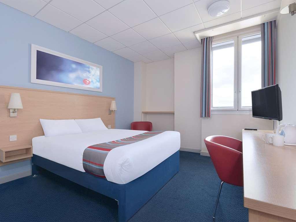 Travelodge Peterborough Central Номер фото