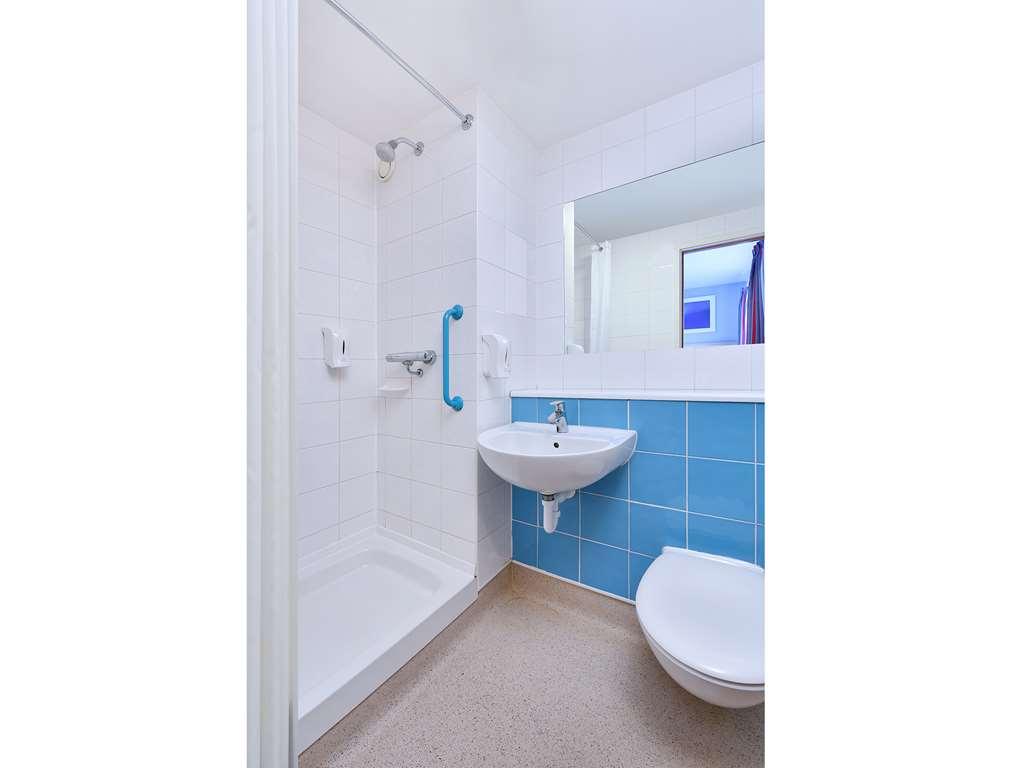Travelodge Peterborough Central Номер фото